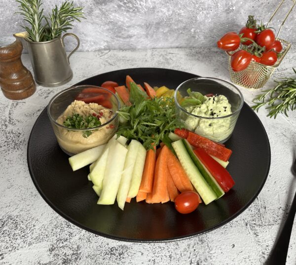 Vegetable set with dips