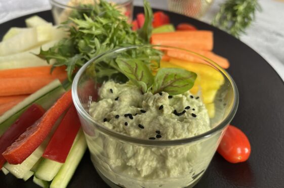 Vegetable set with dips