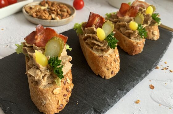 Canapés set no. 3