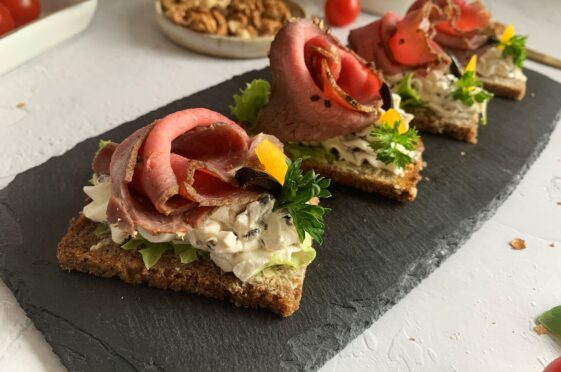 Canapés set no. 3