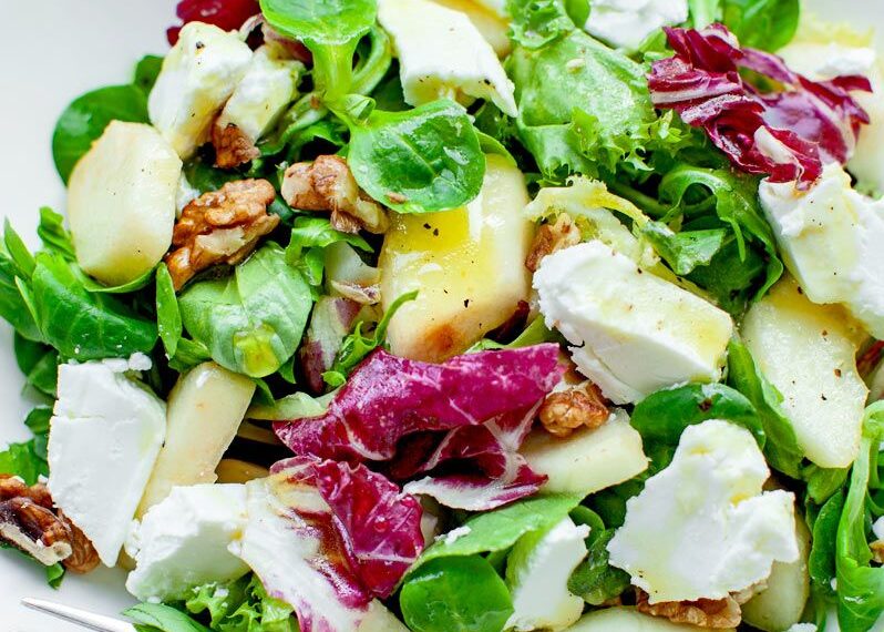 Salad with goat cheese